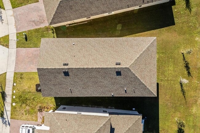 Building Photo - 5277 Royal Point Ave