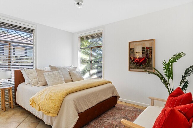 Building Photo - Centrally Located - Minutes from Dell Children's Hospital