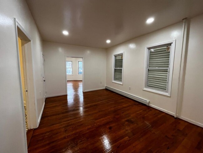 Building Photo - 207 Kearney St