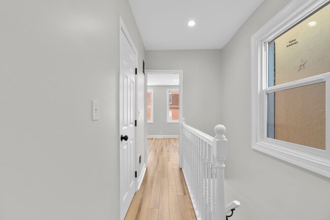 Building Photo - 216 S Castle St