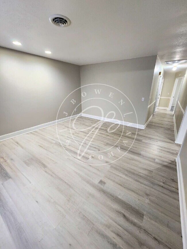 Building Photo - MUST SEE! Updated 3-Bedroom Home with Finished Basement & Large Fenced Yard