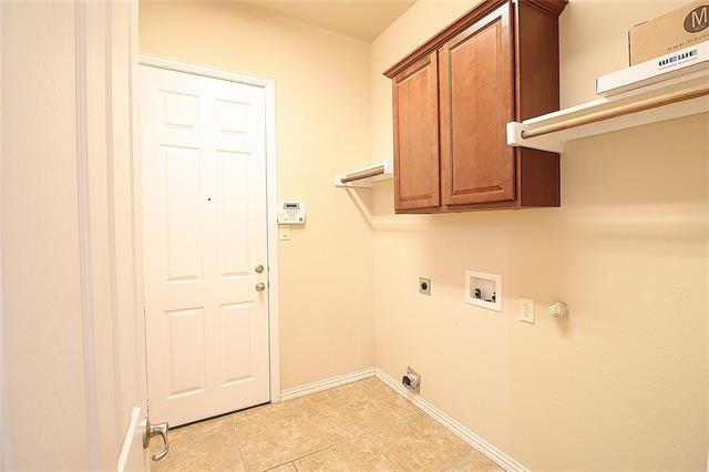 Building Photo - 2461 Embleton Dr