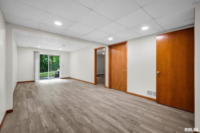 Building Photo - 2321 W Pintura Ct