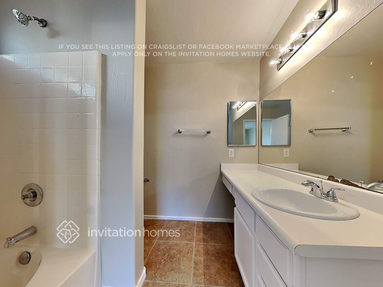 Building Photo - 11017 E Abilene Ave