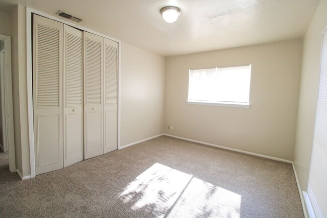 Building Photo - 10906 Lands Run St