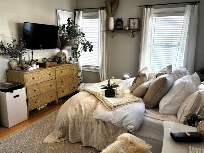 Building Photo - 18 Knowlton St