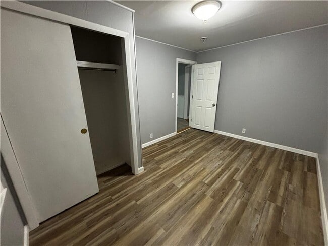 Building Photo - 25 Capron St