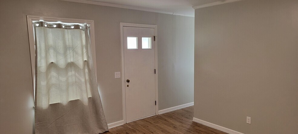 Building Photo - 129 Gracey Hts