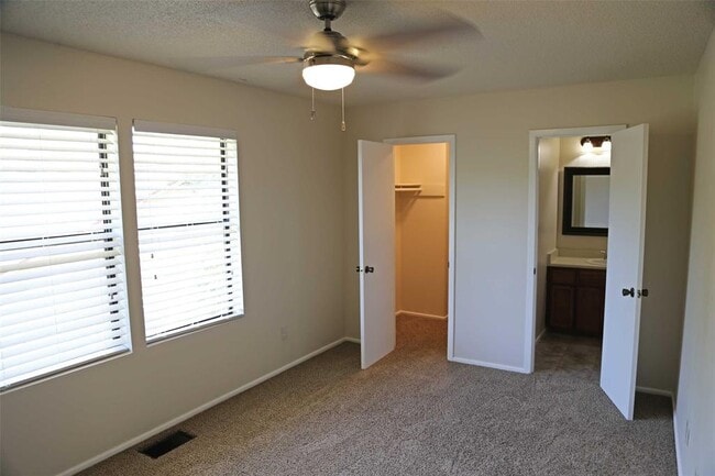 Building Photo - 4 Deerfield Dr