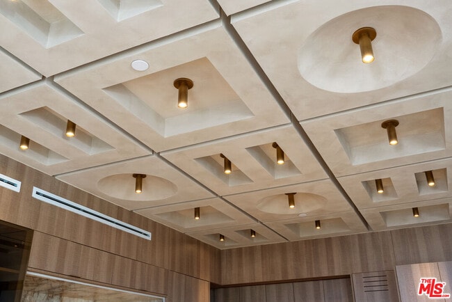 Building Photo - 1021 N Ogden Dr