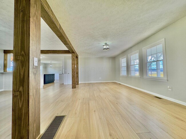 Building Photo - 3380 Tschopp Rd NE