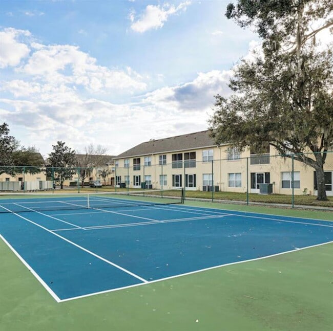 Building Photo - 2704 Club Cortile Cir