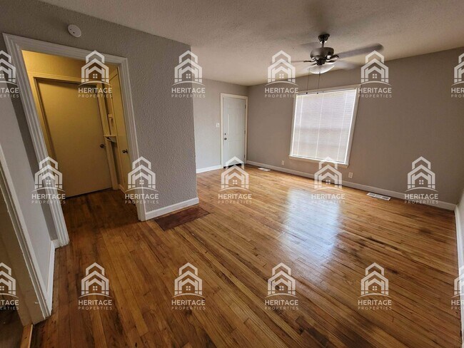 Building Photo - 2608 Wooddale Ave