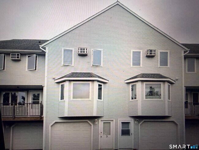 Building Photo - 115 Beths Ave
