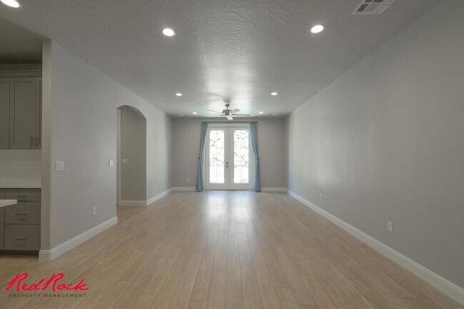 Building Photo - Welcome to Your Dream Home!