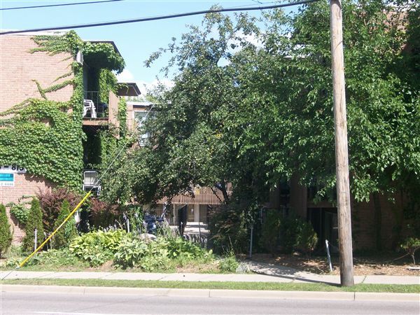 Building Photo - 813 S Main St