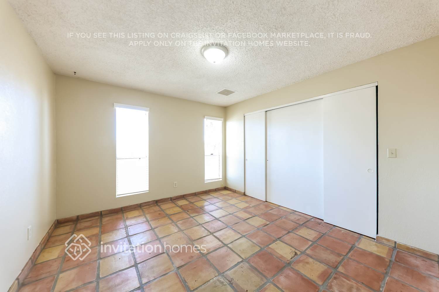 Building Photo - 11010 W Calle del Sol