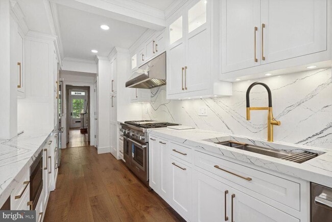Building Photo - 3839 Garfield St NW