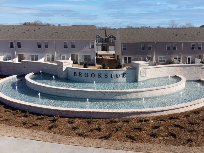 Building Photo - 3 Bed 2.5 Bath Townhome, END UNIT WITH PRIVATE BACKYARD! $500 OFF FIRST FULL MONTH RENT