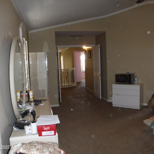 Building Photo - 9831 E Rosemary Ln