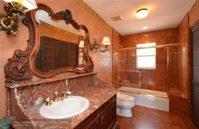 Building Photo - 447 Coral Way