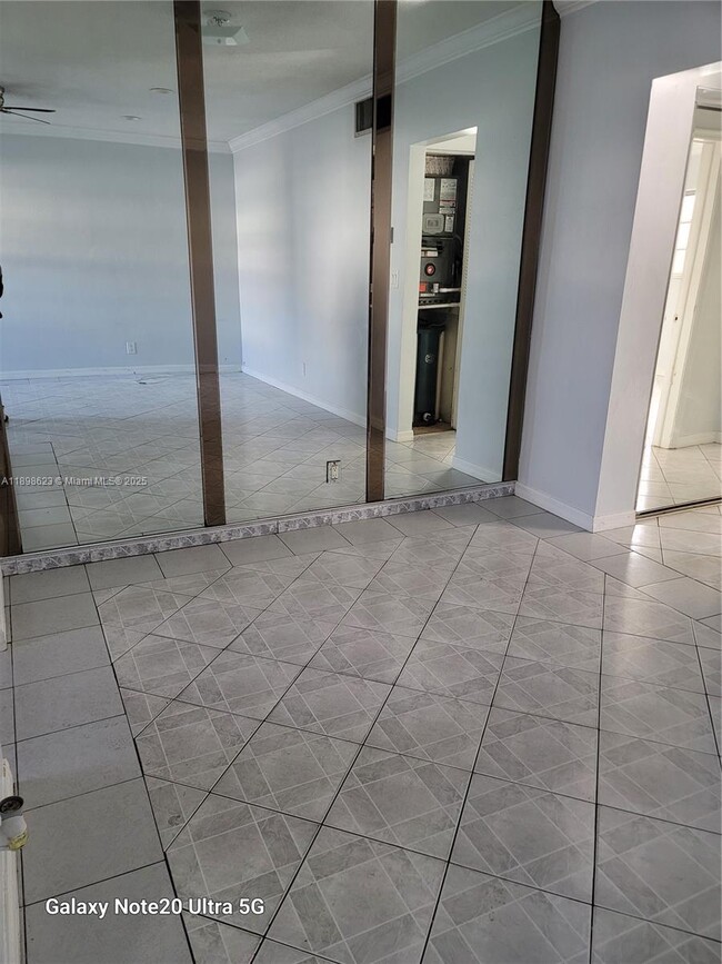 Building Photo - 2219 Polk St