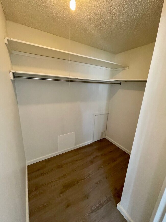 Building Photo - 1340 4th Ave SW