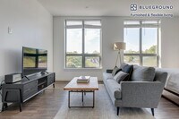 Building Photo - 845 Washington St