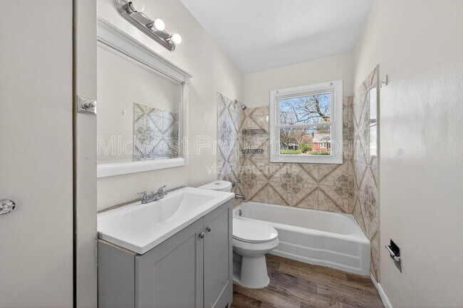 Building Photo - 12405 Pizarro Dr