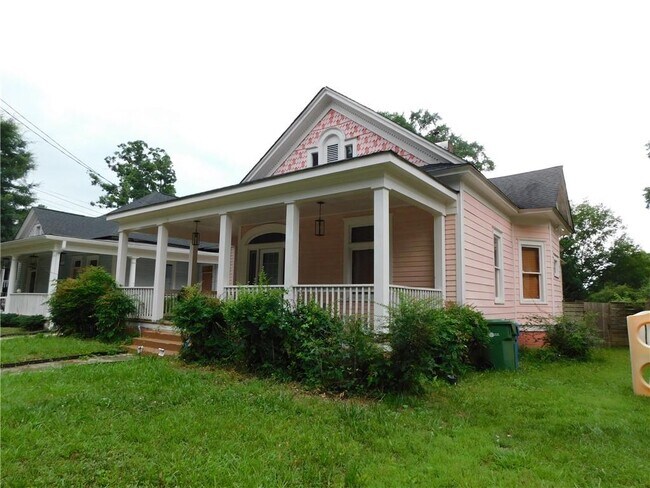 Building Photo - 675 Grady Pl SW