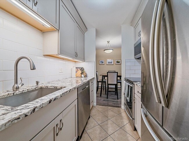 Building Photo - Condo 1Bed 1Bath - Long Realty and Property Management