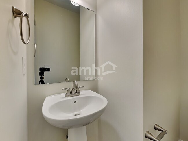 Building Photo - 20 Belwood Ct