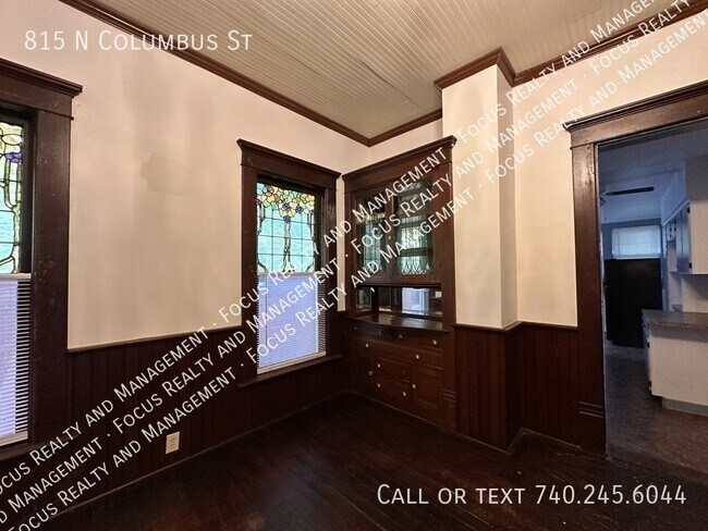 Building Photo - 815 N Columbus St
