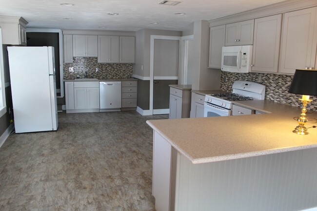 Building Photo - Single Family Home