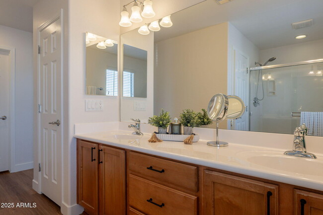 Building Photo - 26638 N Babbling Brook Dr