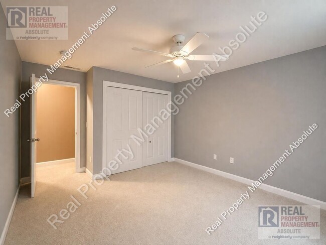 Building Photo - Prime Hudson Location: 3-Bed Townhouse Beside Benson’s Park