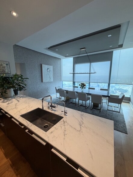 Building Photo - 210 Lavaca St