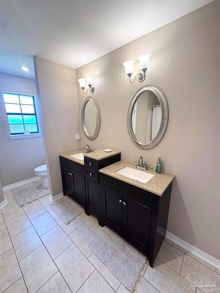 Building Photo - 10936 Oak Valley Dr