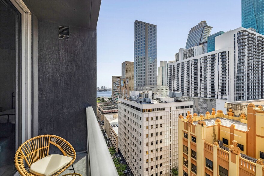 Building Photo - 245 SE 1st St