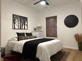 Building Photo - 582 Prescott Pt