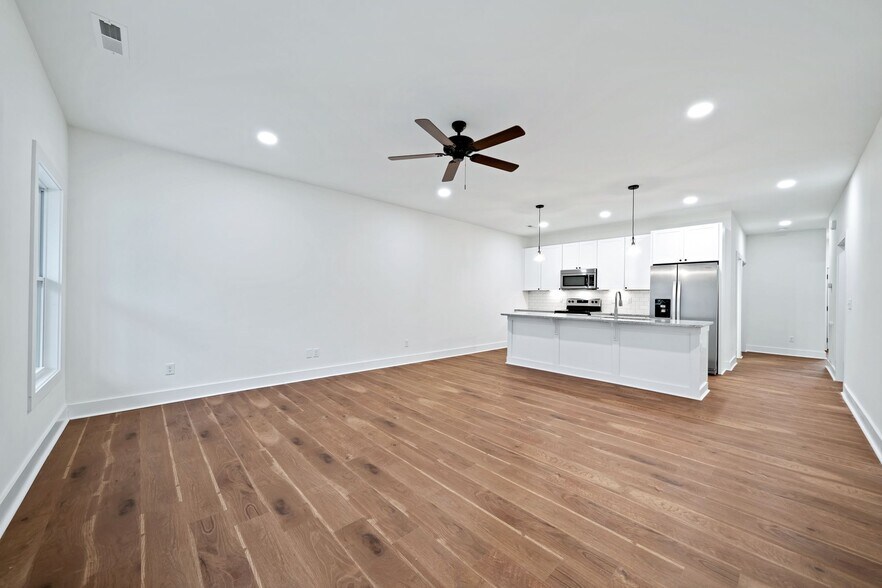 Building Photo - 214 Baylor Ct