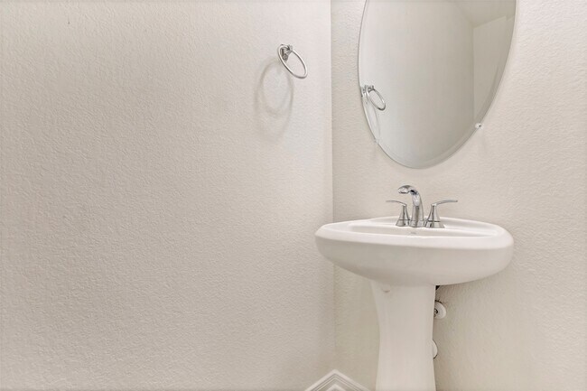 Building Photo - 9423 Castillo Ct