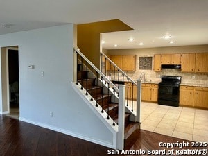 Building Photo - 15418 Walnut Creek Dr