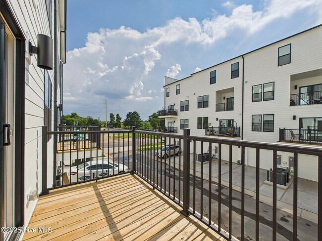 Building Photo - 1251 Shaw View Aly