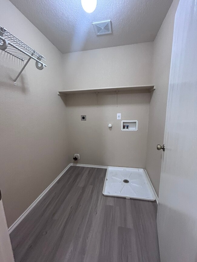 Building Photo - 841 Barrel Point