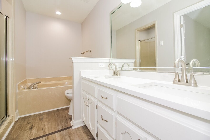 Building Photo - 990 Appling Meadow Dr