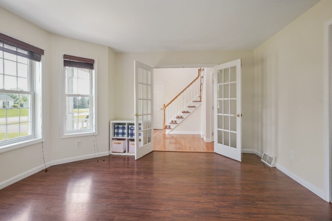 Building Photo - 13 Mallard Dr