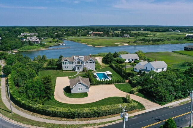 Building Photo - 115 Dune Rd