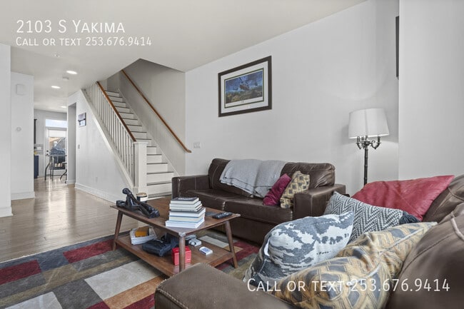 Building Photo - 2103 S Yakima Ave