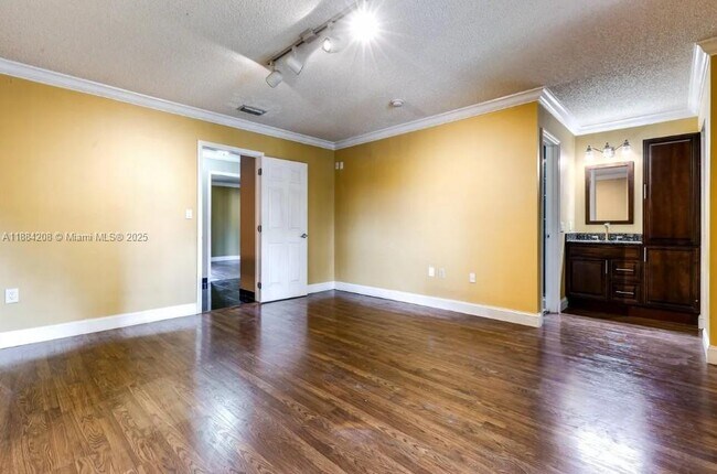 Building Photo - 6691 SW 137th Ct